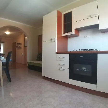 Apartment Sunny Jukic With Sea View